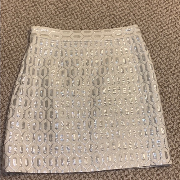 Banana republic cream and silver skirt - Picture 1 of 4